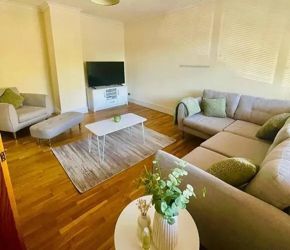 Self Contained City Centre Apartment