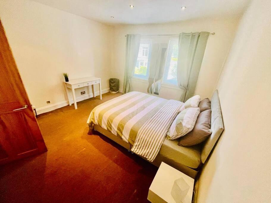 Self Contained Centre Apartment *