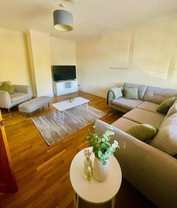 Self Contained Centre *